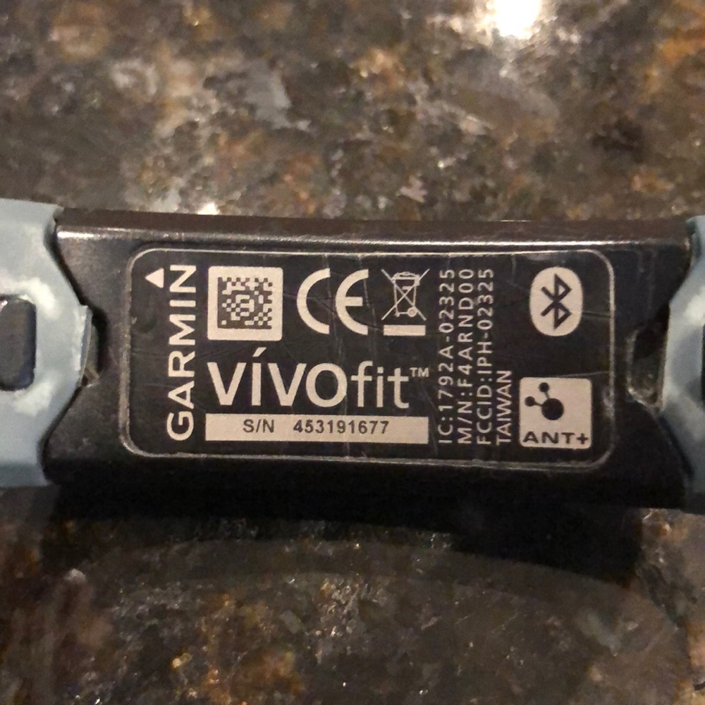 Garmin Vivofit fitness tracking watch - Picture 2 of 8